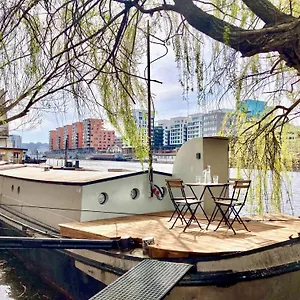 Botel On Boat, Privat Pier, Free Parking, Prag